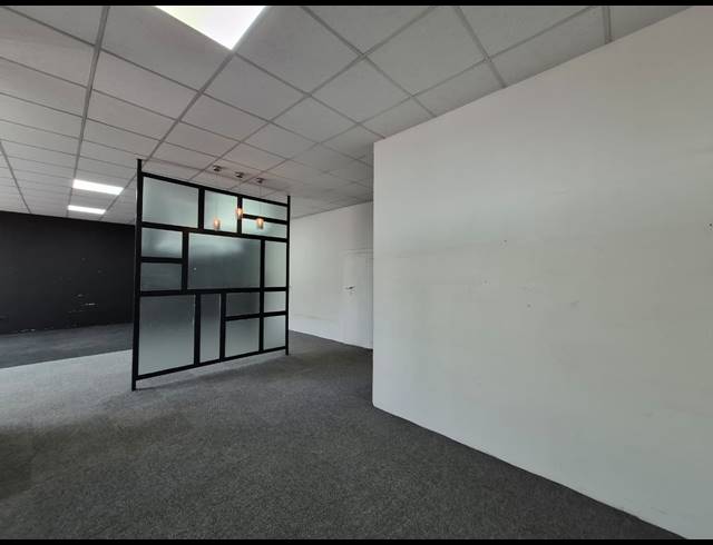 131M² OFFICE TO LET IN BIRNAM